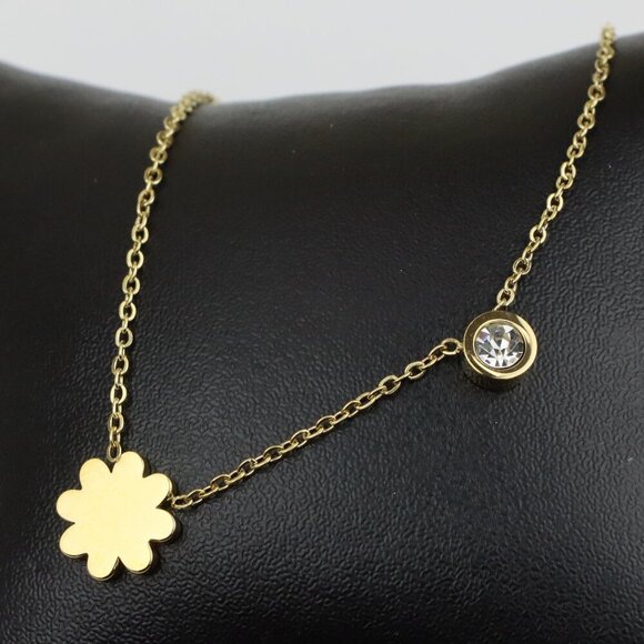 Elegant Yellow Gold Flower Charm Necklace, XPNL0360 - Picture 1 of 12